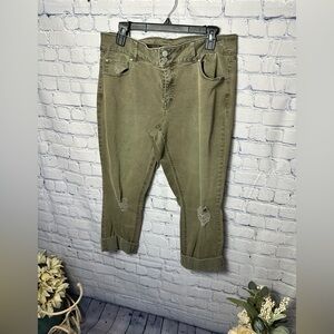 REFUGE olive green capri jeans with distressed knees